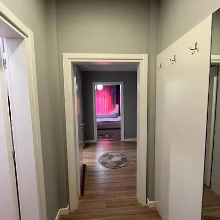 Apartament Gjini Daire Dıraç