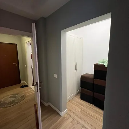 Apartament Gjini Daire Dıraç